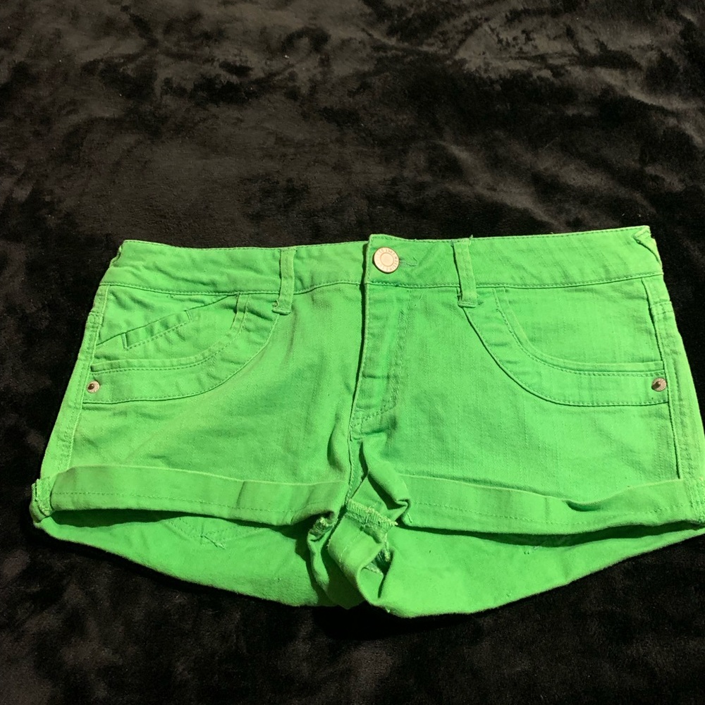 Mossimo green shorts Women’s 11 fit 6